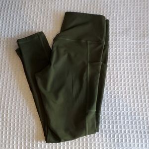 Born Primitive Rise and Grind Capris Sz. M